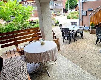 .double room with shower/WC - Guesthouse Tagescafe Eckenfels - Ohlsbach - Patio