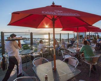 Cute Efficiency Studio 2 Miles to Downtown Seattle - Seattle - Restaurante