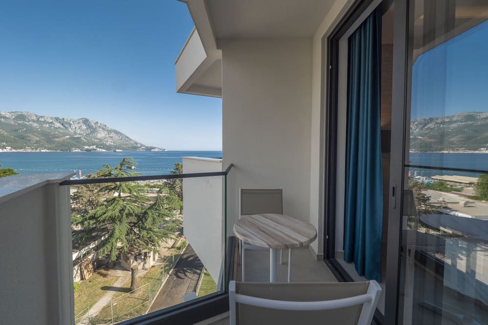 فندق مونتينيغرو - بودفا - شرفة