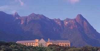 Yakushima Iwasaki Hotel - Yakushima - Rakennus