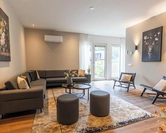 Veluwe Villa met Binnenzwembad & Wellness | 12 personen | Rolstoeltoegankelijk - Wekerom - Sala de estar