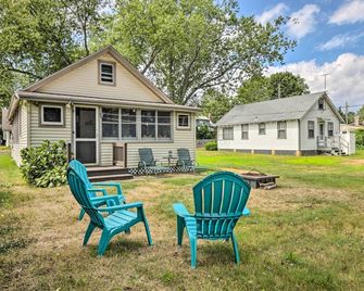 Grandmas Cottage With Sunroom Walk To Be - Old Saybrook - Binnenhof