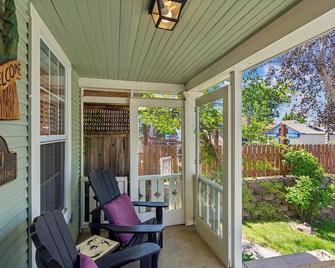 Historic cottage in downtown Mt. Shasta, just steps away from all the action. - Mount Shasta