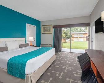 Howard Johnson by Wyndham Athens - Athens - Bedroom