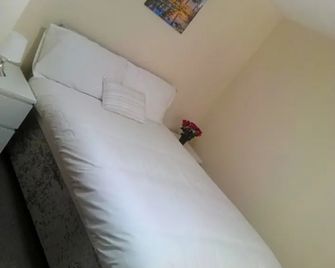 West Brae Inn - Paisley - Dormitor