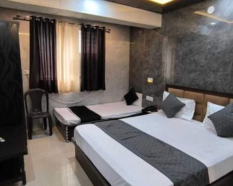 Hotel Goyal Palace - Agra - Bedroom