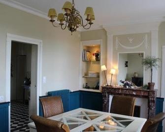Chambres d'Hôtes Les Champs Français - Caumont-sur-Aure - Comedor