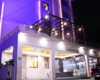 Hotel Lakhdatar - Khātu - Building