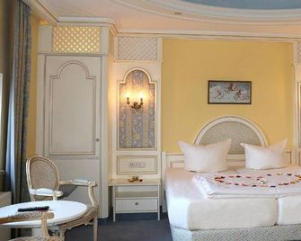 Hotel Spanischer Hof - Zabeltitz - Schlafzimmer