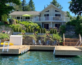 'Howe Beautiful' Howe Island on the Bateau Channel , In the Thousand Islands - Gananoque - Building