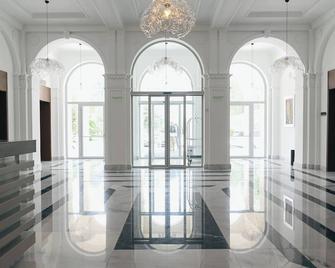 Iaki Hotel - מאמאיה - לובי