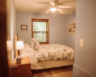 Cedar Point Too- Lake Michigan - Mears - Bedroom