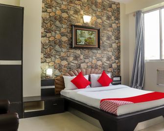 OYO 41953 Hotel Trinity East - Dimāpur - Bedroom