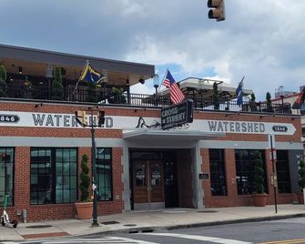 Perfectly located minutes from the Inner Harbor, Ravens and Orioles stadium. - Baltimore - Edificio
