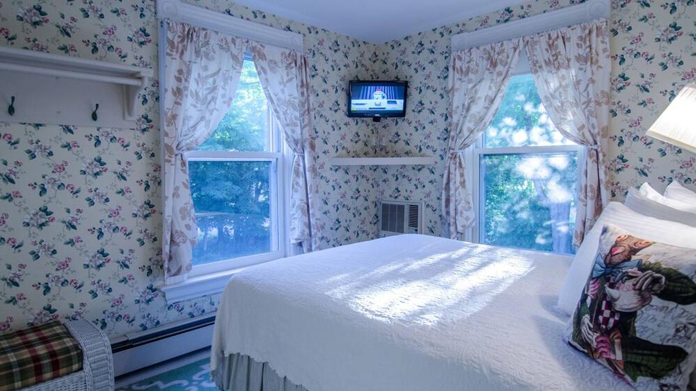 Heart of the Village Bed & Breakfast in Shelburne VT