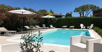 Bed and Breakfast da Beatrice - Sirmione - Pool