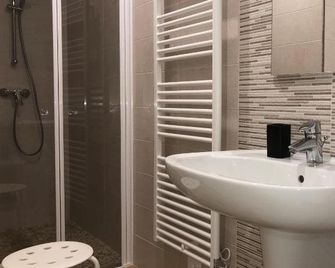 Villa Dina - Riva del Garda - Badkamer
