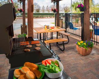 TownePlace Suites by Marriott New Orleans Metairie - Harahan - Patio