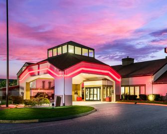 Red Roof Inn Plus+ & Suites Knoxville West - Cedar Bluff - Knoxville - Bâtiment