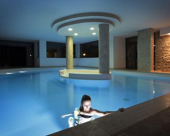 Albergo Ristorante San Biagio - מונטפולצ'אנו - בריכה