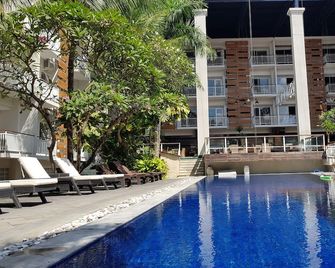 New Garden View Resort - Kuta - Pool
