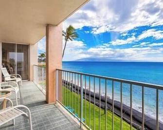 Royal Kahana 210- Prime oceanfront 2bedroom with huge wrap around lanai - Kahana
