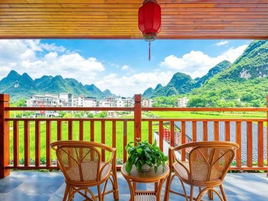 Champs-Elysees Landscape Film Resort Hotel (Yangshuo Yulong River Tourist Resort) - גילין - מרפסת