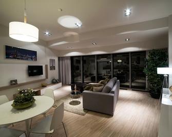 40th+ Floor Luxury Apartments in Sky Tower - Wroclaw - Living room