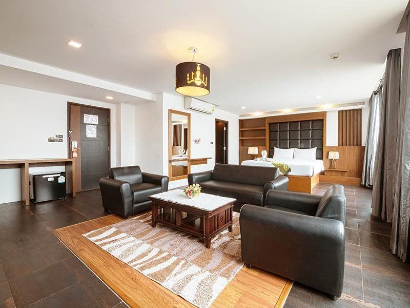 B2 Bangkok Srinakharin Boutique & Budget Hotel