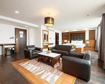 B2 Bangkok Srinakharin Boutique & Budget Hotel - בנגקוק - סלון