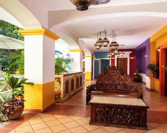 Los Arcos Suites - פוארטו ויארטה - לובי