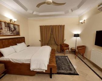 Subhan Palace Near Millennium Mall Gulshan-e-iqbal Karachi - Karachi