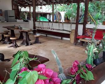 Tubo Tulum Hostel - Tulum - Patio