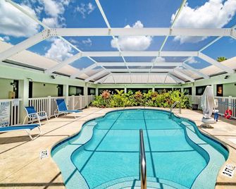 Modern King Hotel Suite - Everglades - Piscina