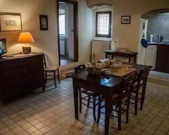 Classic Apartment (3 people) - Residence La Torre - Santo Stefano di Sessanio - Dining room