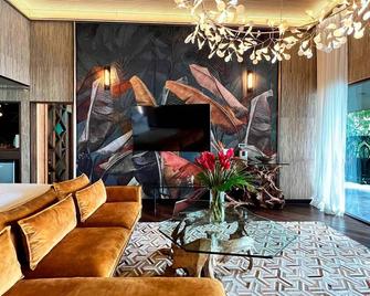 Makanda by The Sea Hotel - Adults Only - Manuel Antonio - Living room