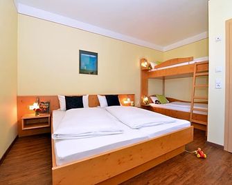 Autenrieder Gästehaus Schlossbräu - Ichenhausen - Schlafzimmer