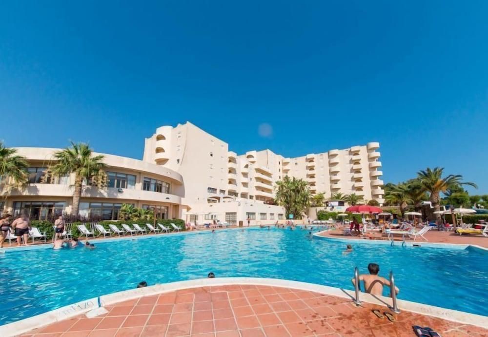 بارادايس بيتش ريزورت