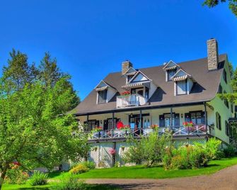 Auberge La Chatelaine - La Malbaie - Building