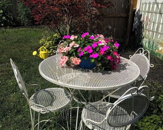 Downtown Lebanon, Near Kings Island, Lovely Historic Home, 1st Flr, Washer/Dryer - Lebanon (Ohio) - Patio