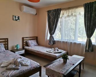 Guest House 51 - Kranevo - Habitación