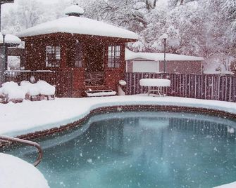 Aladdin Inn - Sonora - Piscina