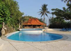 Desa Limasan Resort - Pacitan - Kolam