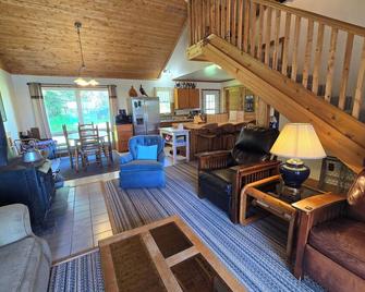 Drummond Island Hotel & Vacation Homes - Loons Lagoon - Drummond - Sala de estar