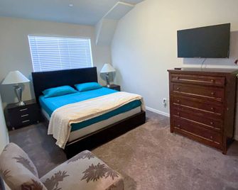 Cozy House in Denton - 8 mins to UNT & TWU, Perfect for business and family - Denton - Bedroom