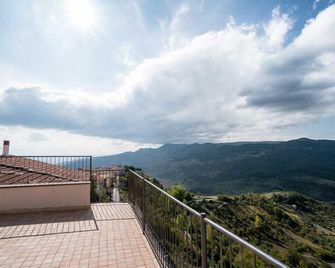 Borgo San pietro - Agnone - Balcón