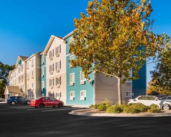 Woodspring Suites North Charleston Airport I-526 - North Charleston - Building