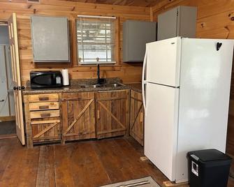 The Guesthouse- A cabin at Doe Mountain - Mountain City - Küche