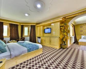 Hotel Baisaran Pahalgam - Pahalgam - Habitación