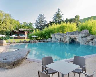 Hotel Le Grotte - Genga - Piscina